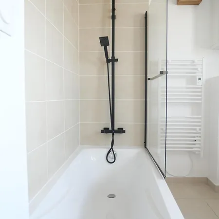 Maison Pour 5 Personnes Hébergement de vacances Garons